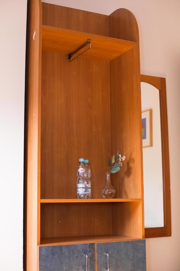 V Hostel Варшава Екстериор снимка