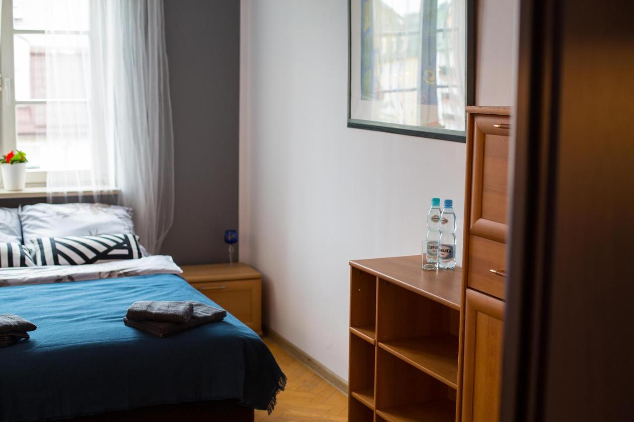 V Hostel Варшава Екстериор снимка
