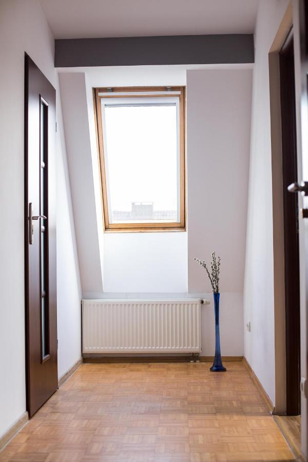 V Hostel Варшава Екстериор снимка