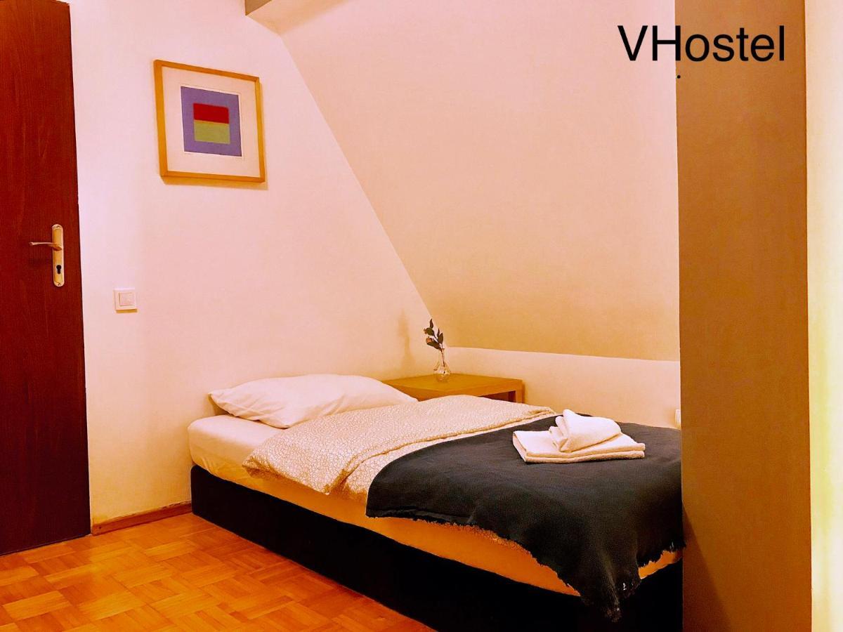 V Hostel Варшава Екстериор снимка
